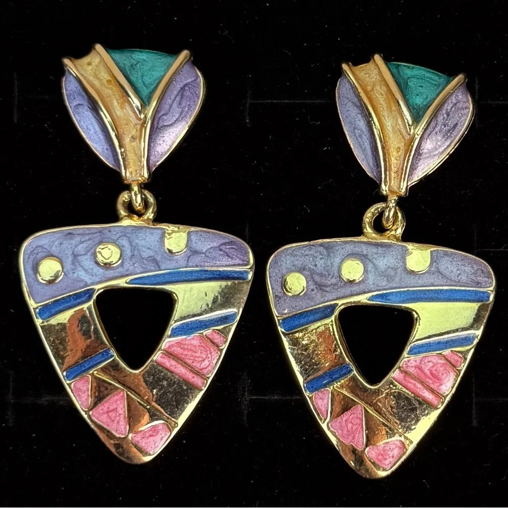Gorgeous, vintage, goldtone, enamel swirl, geometric pierced earrings